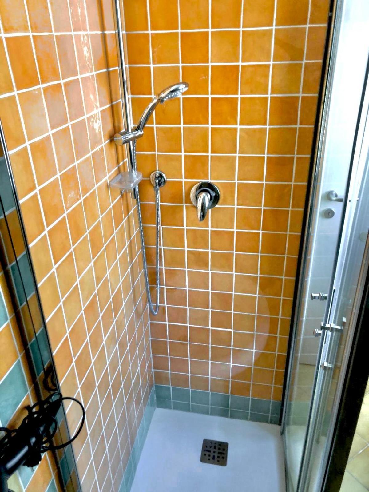 Stanza E Bagno Privato, Idromassaggio Con Extra Fee, In Appartamento Ferrara Buitenkant foto